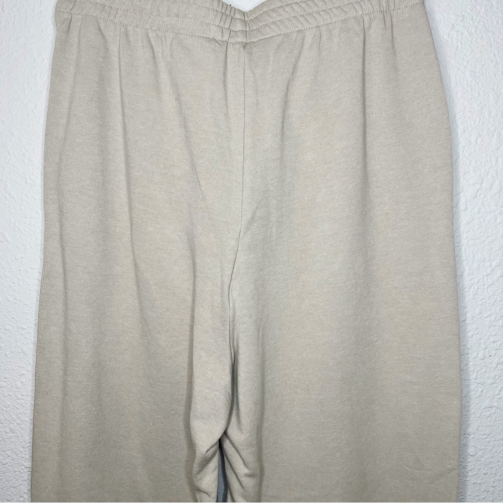 (Sold) H&M Beige Relaxed Fit Joggers Taupe Sweatpants Oversized Loungewear - Picture 4 of 9
